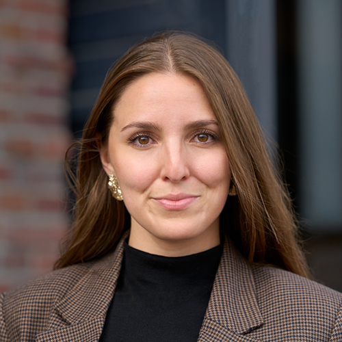 Bild von Mitarbeiterin Julia Jamila Werner